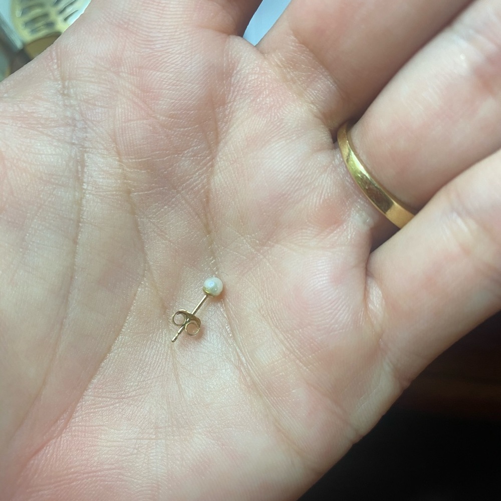 14k Gold Pearl Earring Studs - Picture 3 of 4
